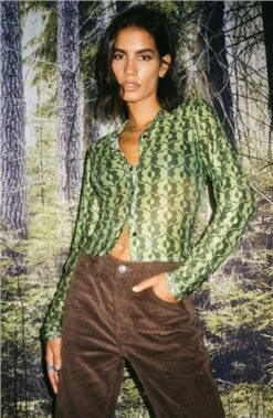 Motel Wavy Daisy Green Kelly Cropped Shirt -Noisy May Shop 24021 3