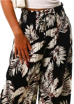 Qed Black Floral Pattern Pleat Wide Leg Trousers -Noisy May Shop 25257 1