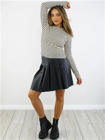 Veromoda Black / Black High Waist Short Skirt 5 Veromoda Black / Black High Waist Short Skirt - Image 3