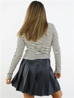 Veromoda Black / Black High Waist Short Skirt 9 Veromoda Black / Black High Waist Short Skirt -Noisy May Shop 29035 3